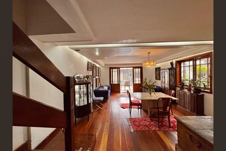 Sala de casa de condomínio para alugar com 4 quartos, 145m² em Recreio dos Bandeirantes, Rio de Janeiro