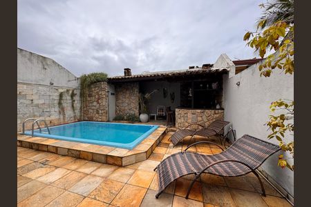 Casa de condomínio para alugar com 145m², 4 quartos e 2 vagasÁrea externa