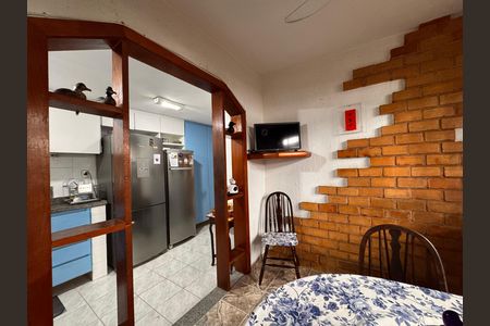 Casa de condomínio para alugar com 145m², 4 quartos e 2 vagasCozinha