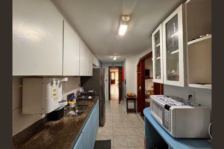 Casa de condomínio para alugar com 145m², 4 quartos e 2 vagasCozinha