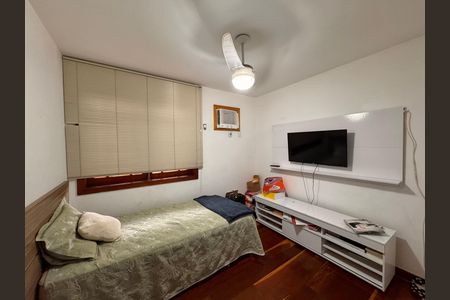 Casa de condomínio para alugar com 145m², 4 quartos e 2 vagasQuarto 2