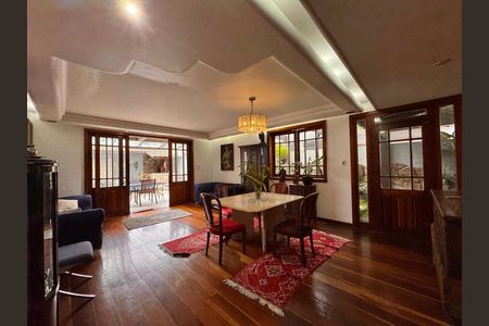 Sala de casa de condomínio para alugar com 4 quartos, 145m² em Recreio dos Bandeirantes, Rio de Janeiro