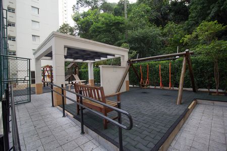 Apartamento para alugar com 81m², 3 quartos e 1 vaga Apartamento para alugar com 81m², 3 quartos e 1 vagaÁrea comum - Playground