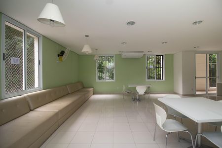 Apartamento para alugar com 81m², 3 quartos e 1 vaga Apartamento para alugar com 81m², 3 quartos e 1 vagaÁrea comum - Salão de festas