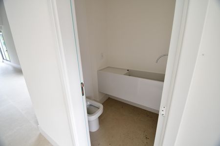 Casa de condomínio à venda com 312m², 5 quartos e 4 vagasLavabo
