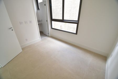 Casa de condomínio à venda com 312m², 5 quartos e 4 vagasQuarto de Serviço