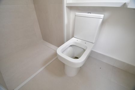 Casa de condomínio à venda com 312m², 5 quartos e 4 vagasBanheiro de serviço