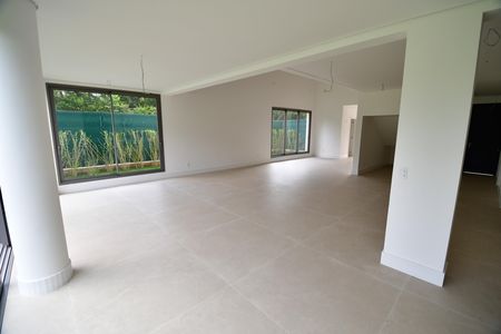 Casa de condomínio à venda com 312m², 5 quartos e 4 vagasSala