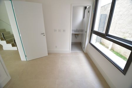 Casa de condomínio à venda com 312m², 5 quartos e 4 vagasQuarto de Serviço