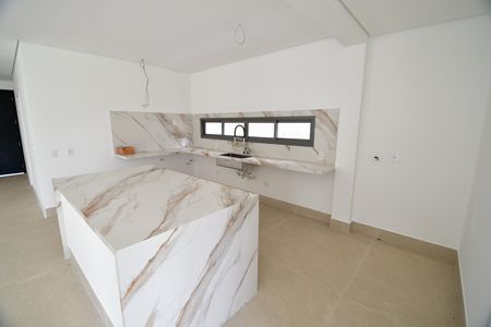 Casa de condomínio à venda com 312m², 5 quartos e 4 vagasCozinha