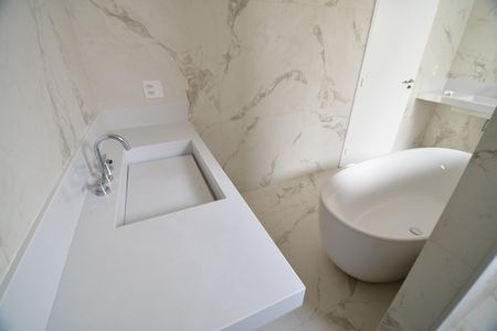 Casa de condomínio à venda com 312m², 5 quartos e 4 vagasBanheiro Suíte