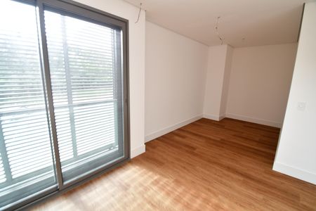 Casa de condomínio à venda com 312m², 5 quartos e 4 vagasQuarto 3 - Suíte