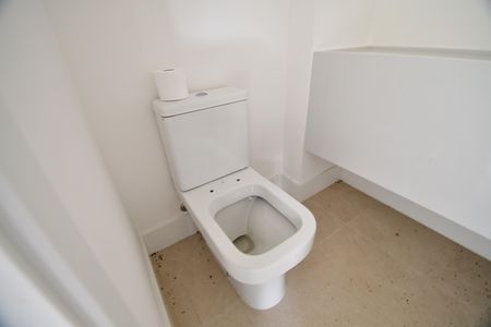 Casa de condomínio à venda com 312m², 5 quartos e 4 vagasLavabo