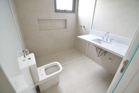 Casa de condomínio à venda com 312m², 5 quartos e 4 vagasBanheiro Suíte