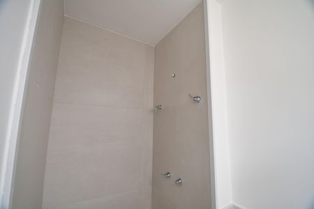 Casa de condomínio à venda com 312m², 5 quartos e 4 vagasBanheiro de serviço