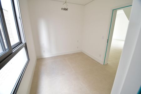 Casa de condomínio à venda com 312m², 5 quartos e 4 vagasQuarto de Serviço