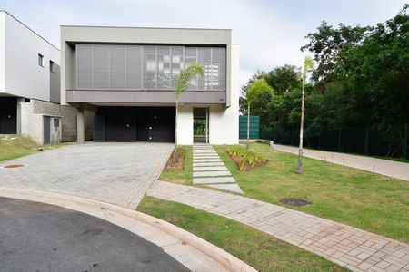 Casa de condomínio à venda com 312m², 5 quartos e 4 vagasFachada