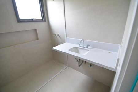 Casa de condomínio à venda com 312m², 5 quartos e 4 vagasBanheiro Suíte