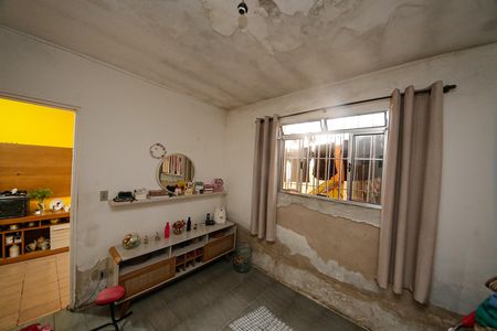 Casa à venda com 2 quartos, 150m² em Parque dos Bancarios, São Paulo