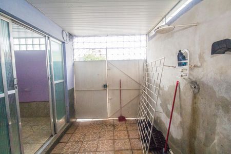 Casa à venda com 100m², 3 quartos e 2 vagas Casa à venda com 100m², 3 quartos e 2 vagasCozinha e Área de Serviço