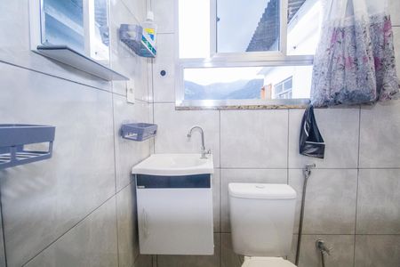 Casa à venda com 100m², 3 quartos e 2 vagas Casa à venda com 100m², 3 quartos e 2 vagasBanheiro da Suite