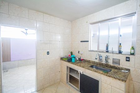 Casa à venda com 100m², 3 quartos e 2 vagas Casa à venda com 100m², 3 quartos e 2 vagasCozinha e Área de Serviço
