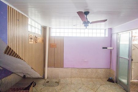 Casa à venda com 100m², 3 quartos e 2 vagas Casa à venda com 100m², 3 quartos e 2 vagasCozinha e Área de Serviço