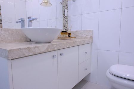 Apartamento para alugar com 55m², 1 quarto e 2 vagas Apartamento para alugar com 55m², 1 quarto e 2 vagasBanheiro da Suíte