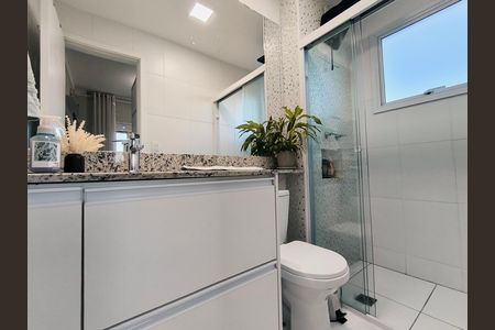 Apartamento à venda com 69m², 3 quartos e 2 vagas Apartamento à venda com 69m², 3 quartos e 2 vagasBanheiro da Suíte