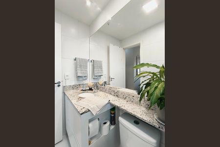 Apartamento à venda com 69m², 3 quartos e 2 vagas Apartamento à venda com 69m², 3 quartos e 2 vagasBanheiro da Suíte