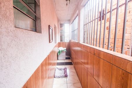 Casa à venda com 73m², 2 quartos e sem vaga Casa à venda com 73m², 2 quartos e sem vagaVaranda