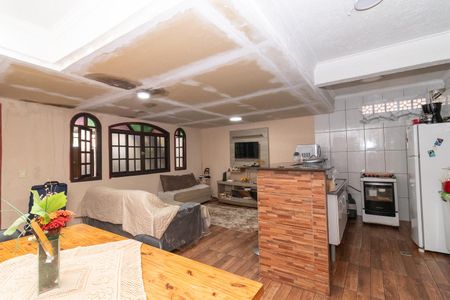 Casa à venda com 125m², 3 quartos e 1 vaga Casa à venda com 125m², 3 quartos e 1 vagaSala