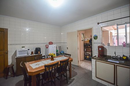Casa à venda com 98m², 3 quartos e 2 vagas Casa à venda com 98m², 3 quartos e 2 vagasCozinha