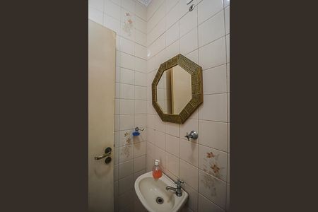 Casa à venda com 98m², 3 quartos e 2 vagas Casa à venda com 98m², 3 quartos e 2 vagasBanheiro de serviço