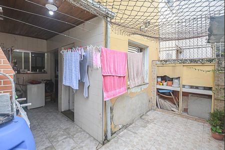 Casa à venda com 98m², 3 quartos e 2 vagas Casa à venda com 98m², 3 quartos e 2 vagasQuintal