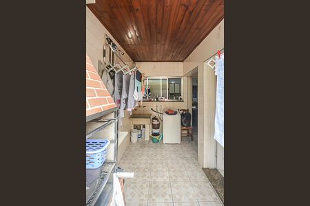 Casa à venda com 98m², 3 quartos e 2 vagas Casa à venda com 98m², 3 quartos e 2 vagasÁrea de Serviço