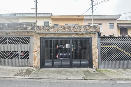 Casa à venda com 98m², 3 quartos e 2 vagas Casa à venda com 98m², 3 quartos e 2 vagasFachada