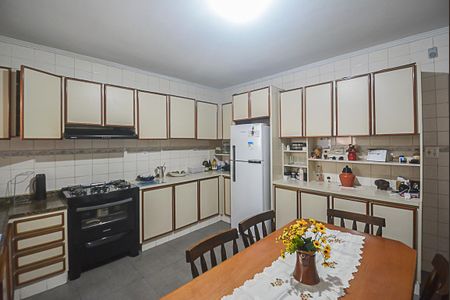 Casa à venda com 98m², 3 quartos e 2 vagas Casa à venda com 98m², 3 quartos e 2 vagasCozinha
