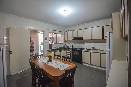 Casa à venda com 98m², 3 quartos e 2 vagas Casa à venda com 98m², 3 quartos e 2 vagasCozinha