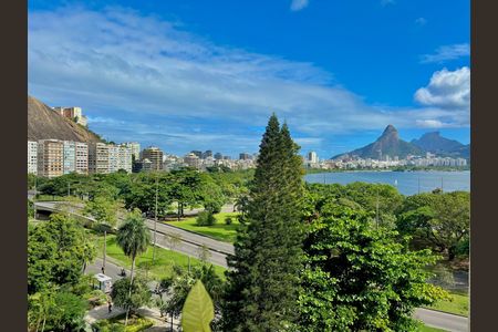 Apartamento à venda com 72m², 2 quartos e sem vagaQuarto - vista livre para a lagoa