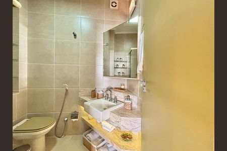 Apartamento à venda com 72m², 2 quartos e sem vagaBanheiro social