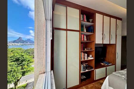 Apartamento à venda com 72m², 2 quartos e sem vagaSuíte - vista livre para a lagoa