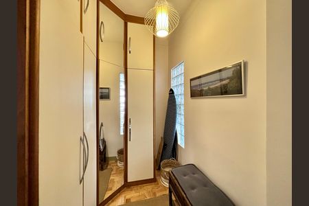 Apartamento à venda com 72m², 2 quartos e sem vagaSuíte - closet