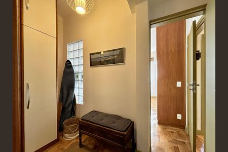Apartamento à venda com 72m², 2 quartos e sem vagaSuíte - closet