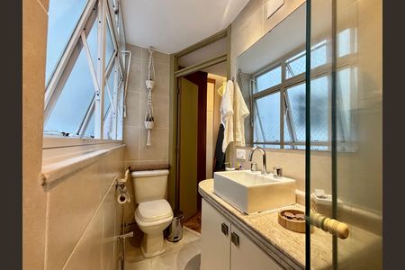 Apartamento à venda com 72m², 2 quartos e sem vagaSuíte - banheiro