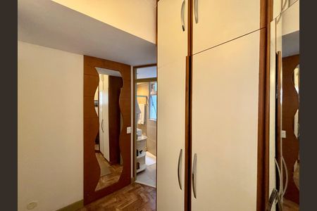 Apartamento à venda com 72m², 2 quartos e sem vagaSuíte - closet
