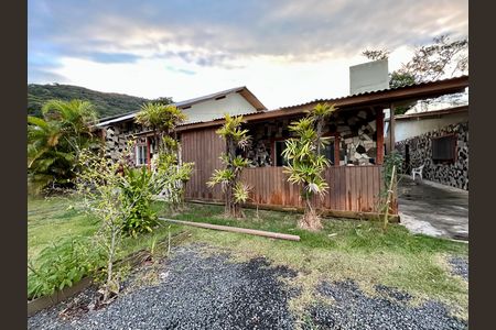 Área de Serviço de apartamento para alugar com 2 quartos, 150m² em Lagoa da Conceição, Florianópolis