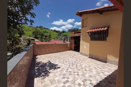 Casa de condomínio para alugar com 214m², 5 quartos e 4 vagas Casa de condomínio para alugar com 214m², 5 quartos e 4 vagasÁrea Externa