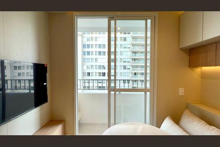 Varanda de kitnet/studio para alugar com 1 quarto, 25m² em Pinheiros, São Paulo