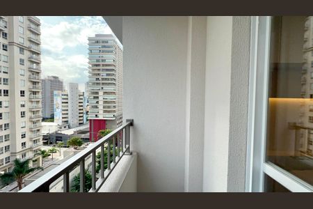Varanda de kitnet/studio para alugar com 1 quarto, 25m² em Pinheiros, São Paulo